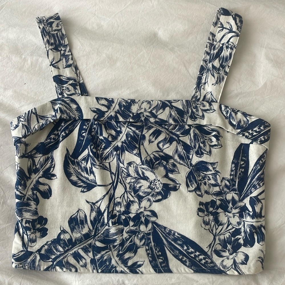 Abercrombie and Fitch crop linen blend top, size M